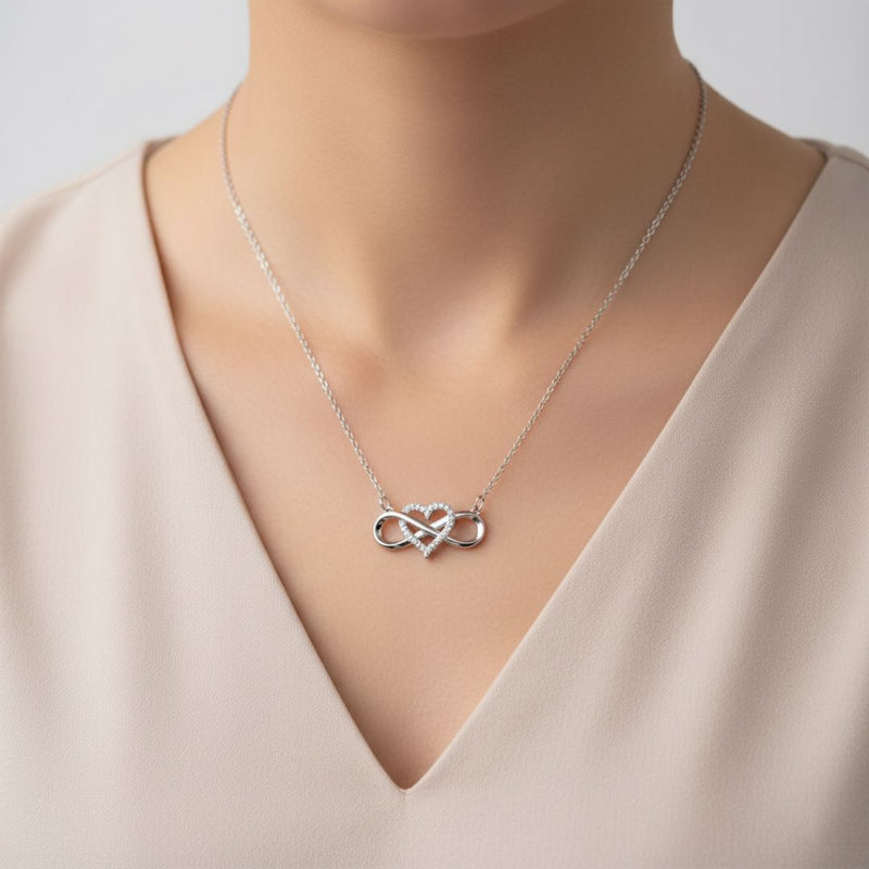 Infinity Love Kette – Ein Zeichen für ewige Liebe